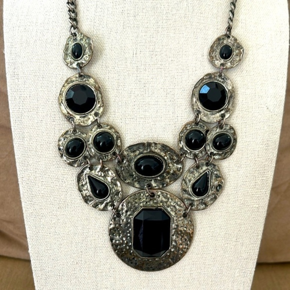Hammered Gothic Style Festival Antiqued SilverTone Black Faux Stone Bib Necklace